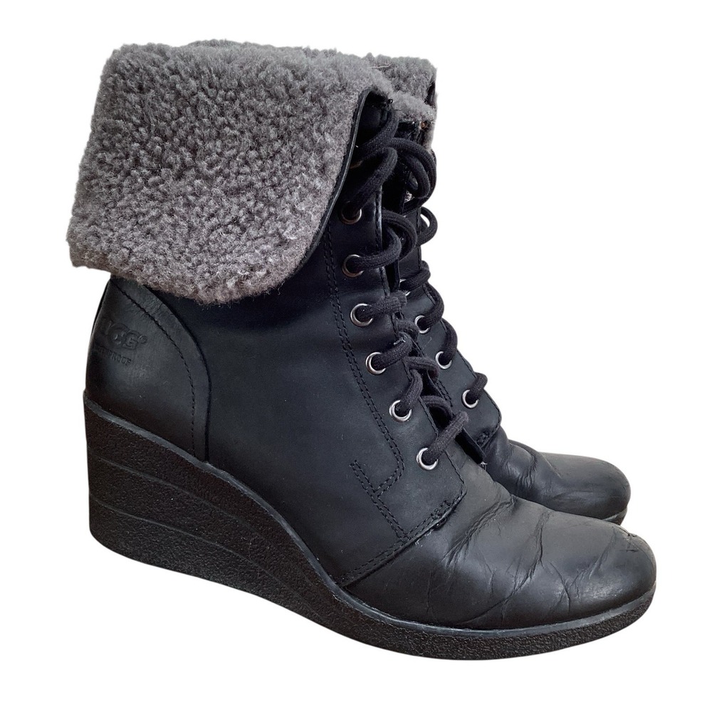UGG Australia Zea Black Leather Waterproof Boots Wedge Shearling Lace Up Size 7